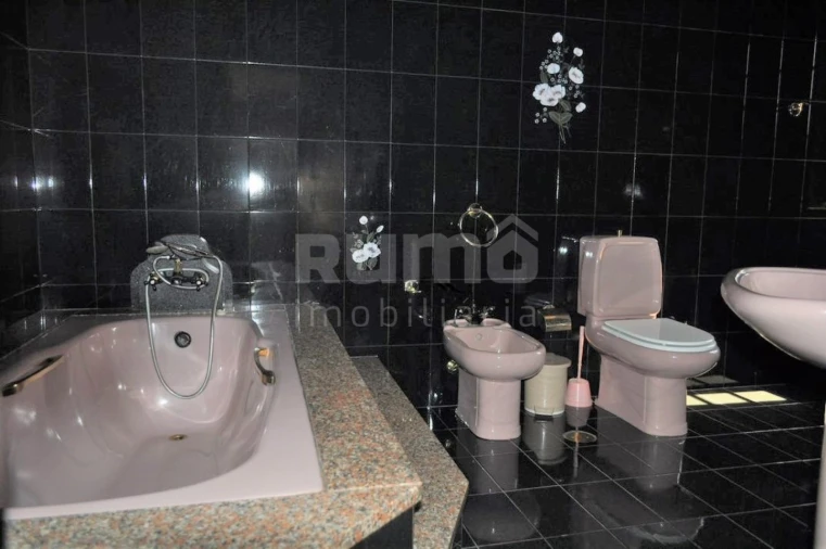 Moradia T6 para Venda em Gemieira Foto 14