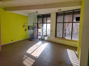 Loja para Venda em São Martinho do Bispo e Ribeira de Frades