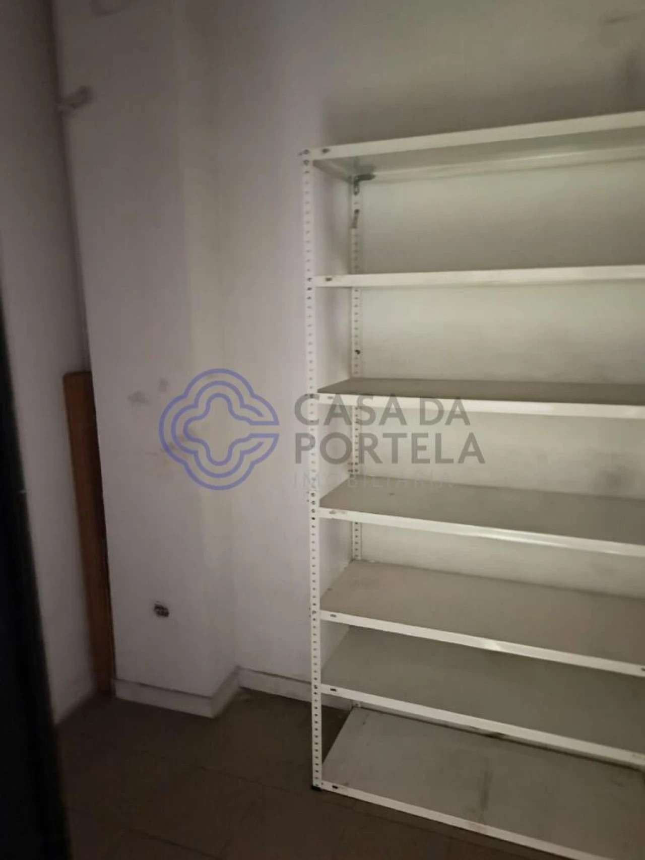 Loja para Venda em São Martinho do Bispo e Ribeira de Frades Foto 8