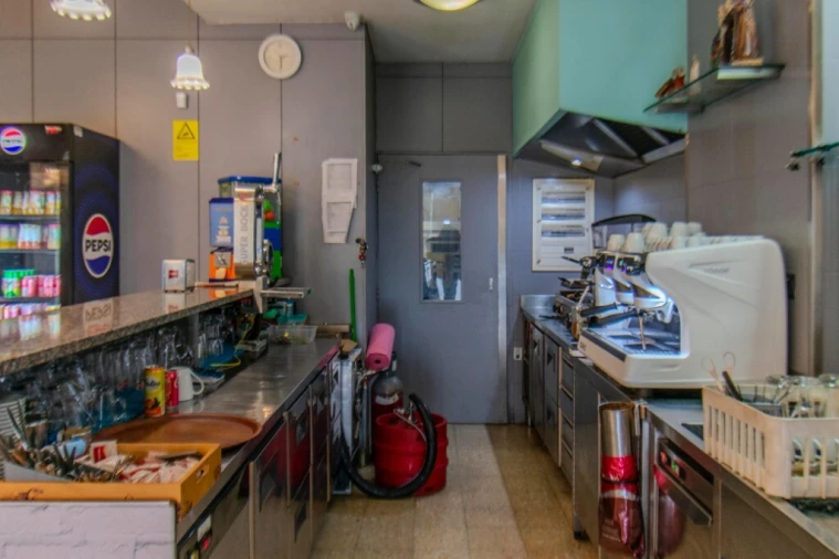 Loja para Trespasse em Fânzeres e São Pedro da Cova Foto 8