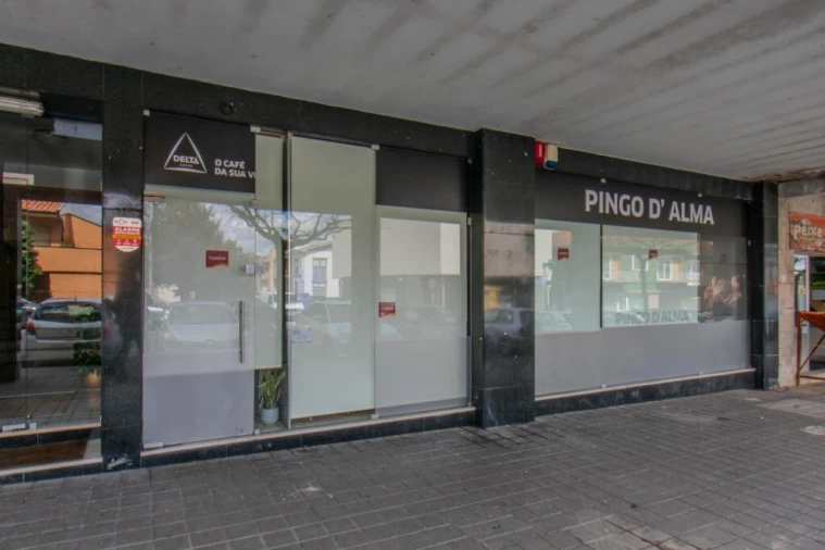 Loja para Trespasse em Fânzeres e São Pedro da Cova Foto 4