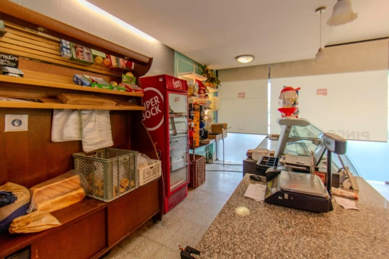 Loja para Trespasse em Fânzeres e São Pedro da Cova Foto 10