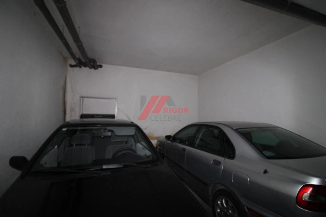 Garagem para Venda em Bougado (São Martinho e Santiago) Foto 4