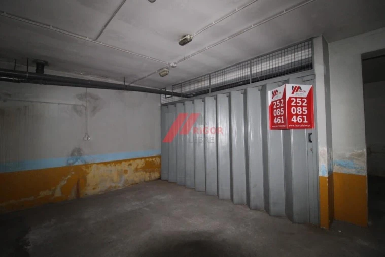 Garagem para Venda em Bougado (São Martinho e Santiago) Foto 2