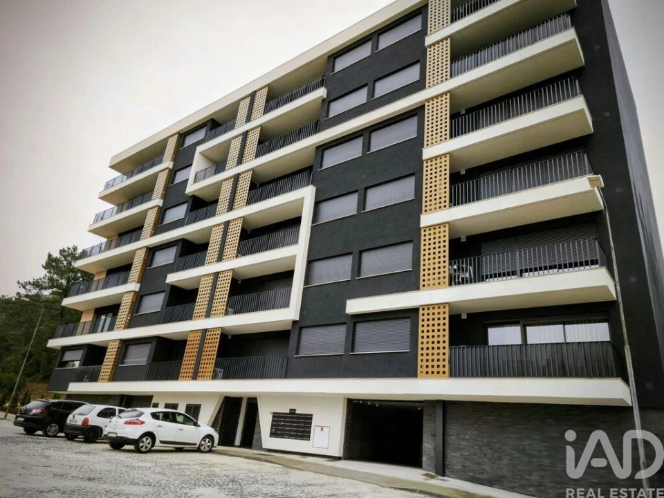 Apartamento T2 para Venda em Darque Foto 2