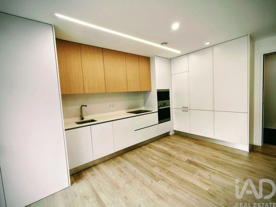 Apartamento T2 para Venda em Darque Foto 4