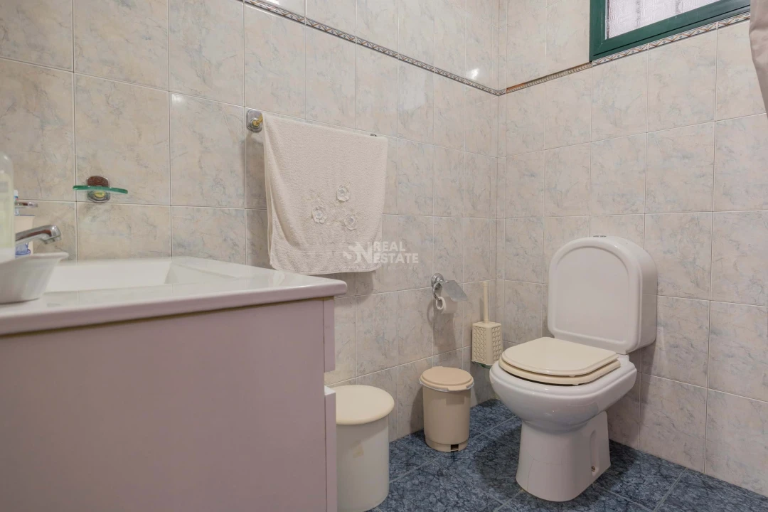 Moradia T4 para Venda em Ponta Delgada Foto 12