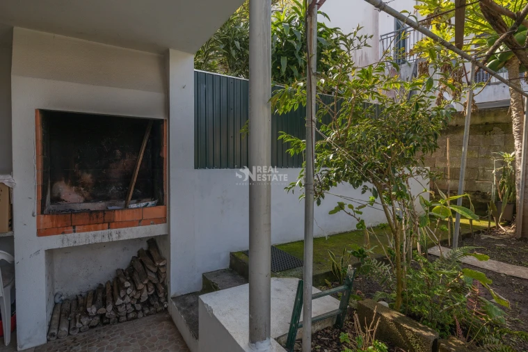 Moradia T4 para Venda em Ponta Delgada Foto 33