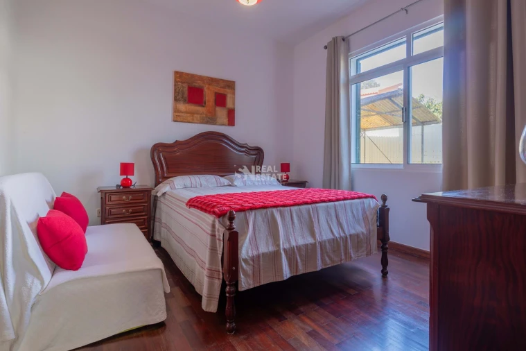 Moradia T4 para Venda em Ponta Delgada Foto 11