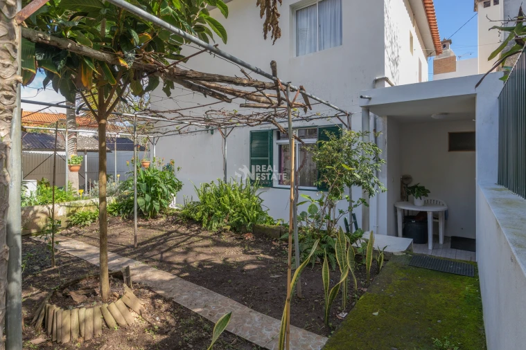 Moradia T4 para Venda em Ponta Delgada Foto 35