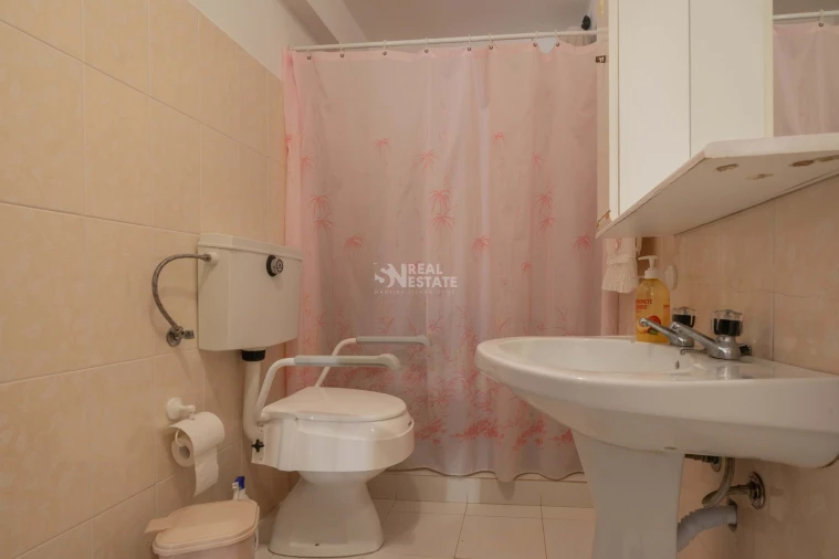 Moradia T4 para Venda em Ponta Delgada Foto 15