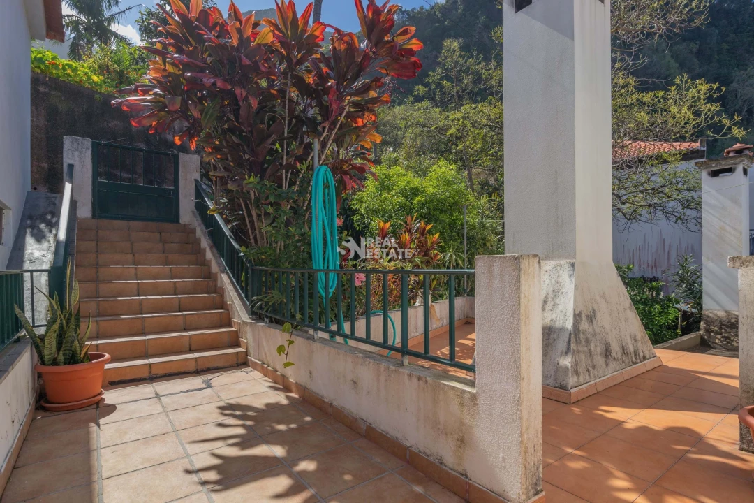 Moradia T4 para Venda em Ponta Delgada Foto 18