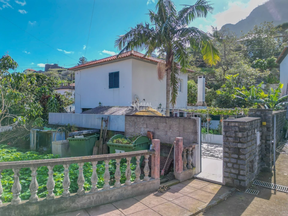 Moradia T4 para Venda em Ponta Delgada Foto 3