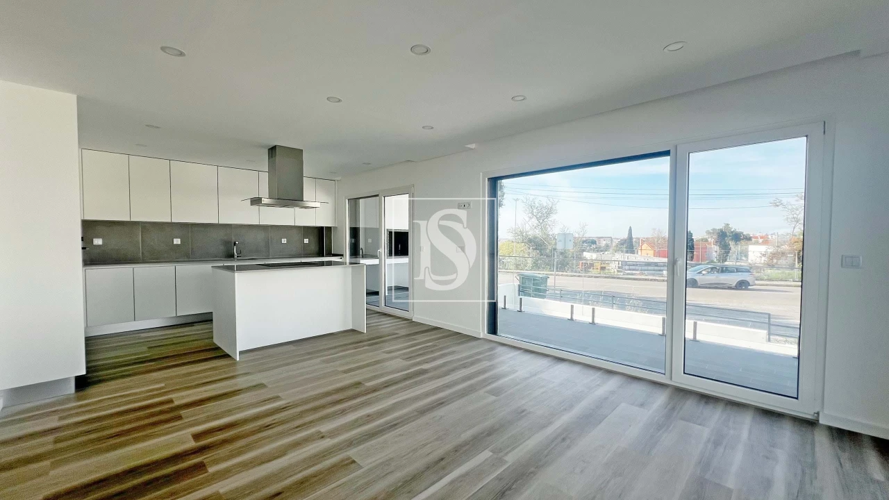 Moradia T4 para Venda em Charneca de Caparica e Sobreda Foto 32