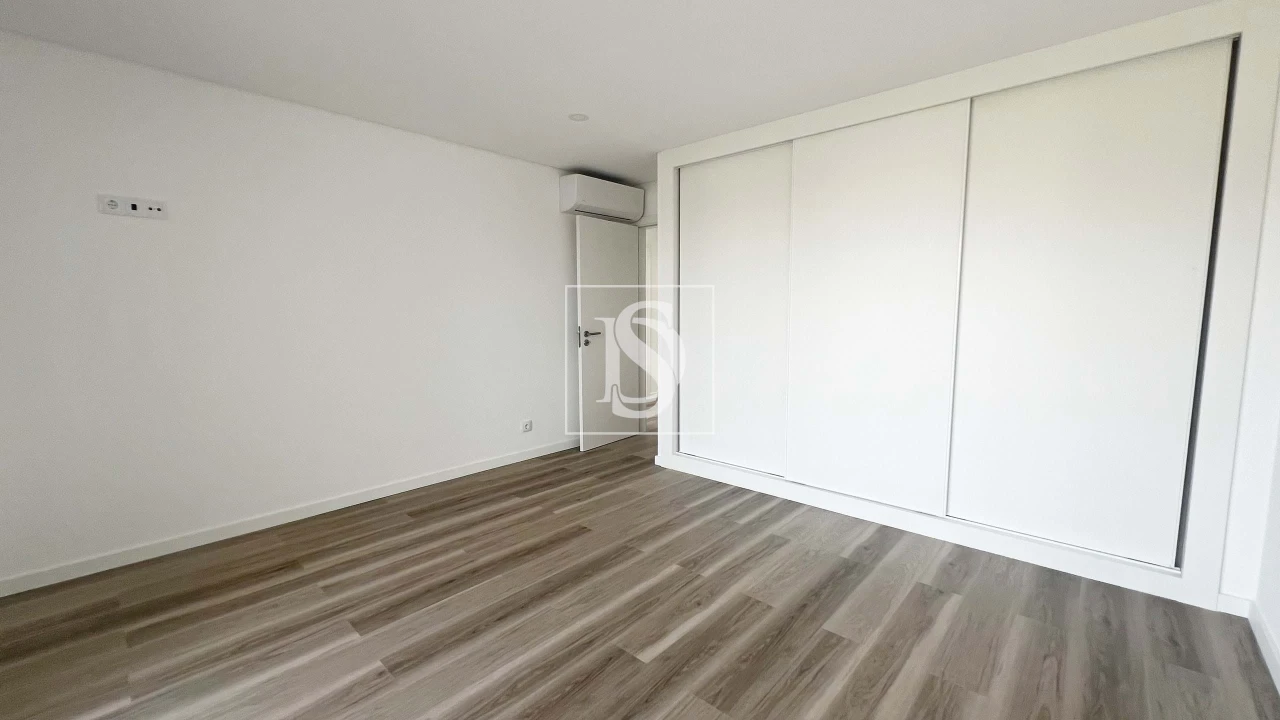 Moradia T4 para Venda em Charneca de Caparica e Sobreda Foto 19