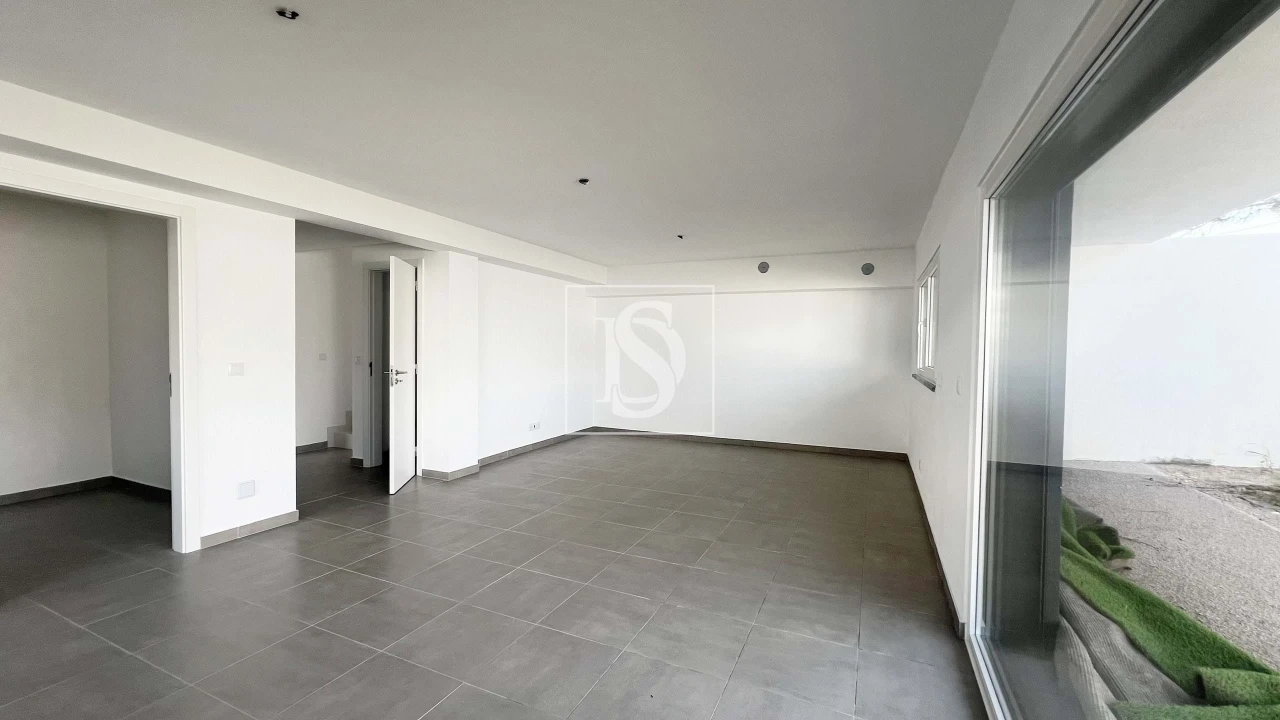 Moradia T4 para Venda em Charneca de Caparica e Sobreda Foto 42