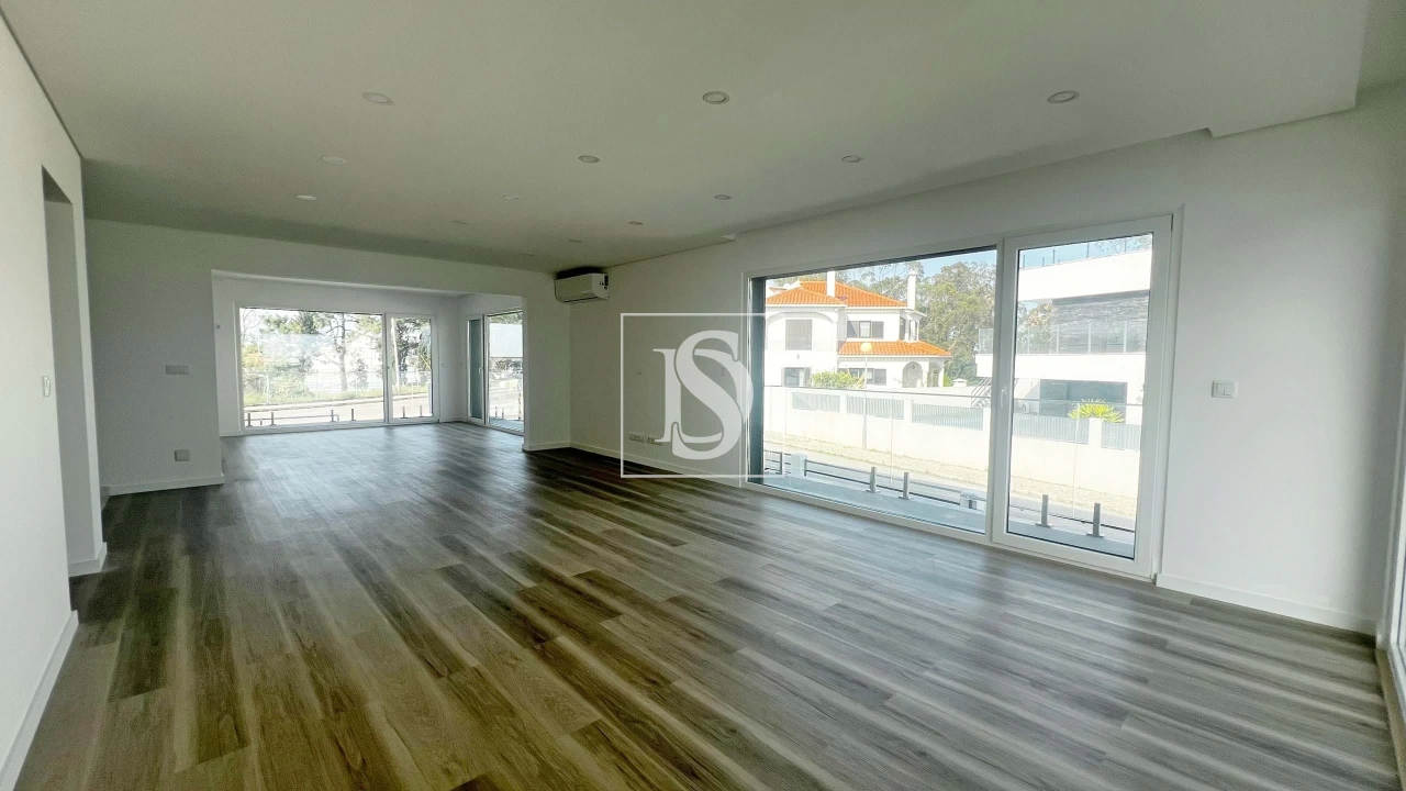 Moradia T4 para Venda em Charneca de Caparica e Sobreda Foto 2