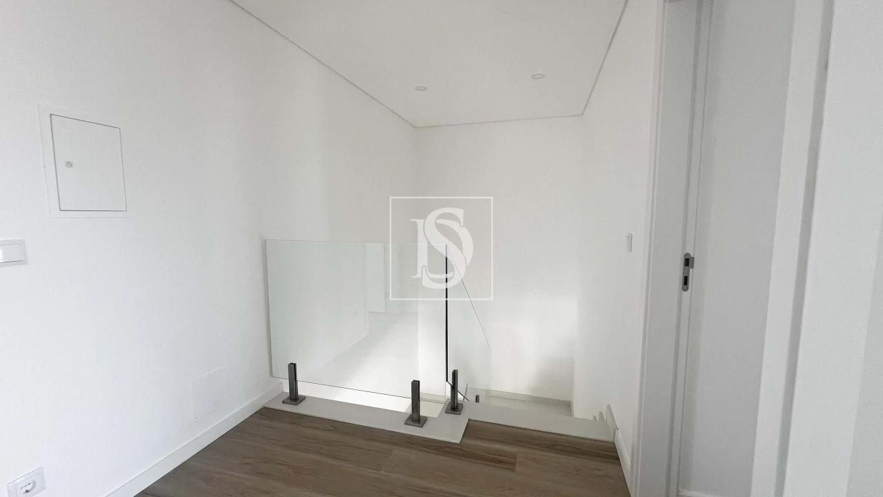 Moradia T4 para Venda em Charneca de Caparica e Sobreda Foto 14