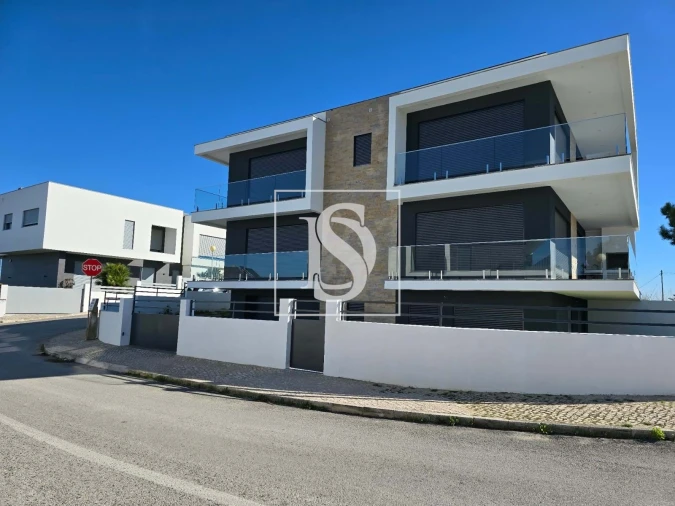 Moradia T4 para Venda em Charneca de Caparica e Sobreda Foto 1