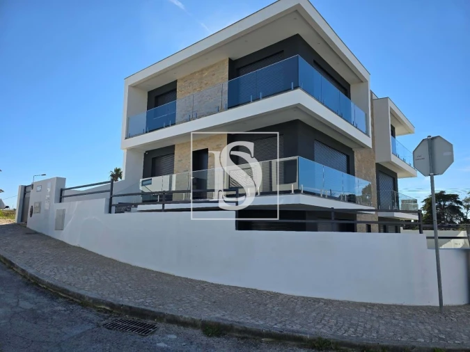 Moradia T4 para Venda em Charneca de Caparica e Sobreda Foto 47