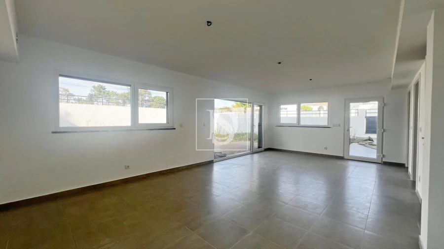 Moradia T4 para Venda em Charneca de Caparica e Sobreda Foto 44