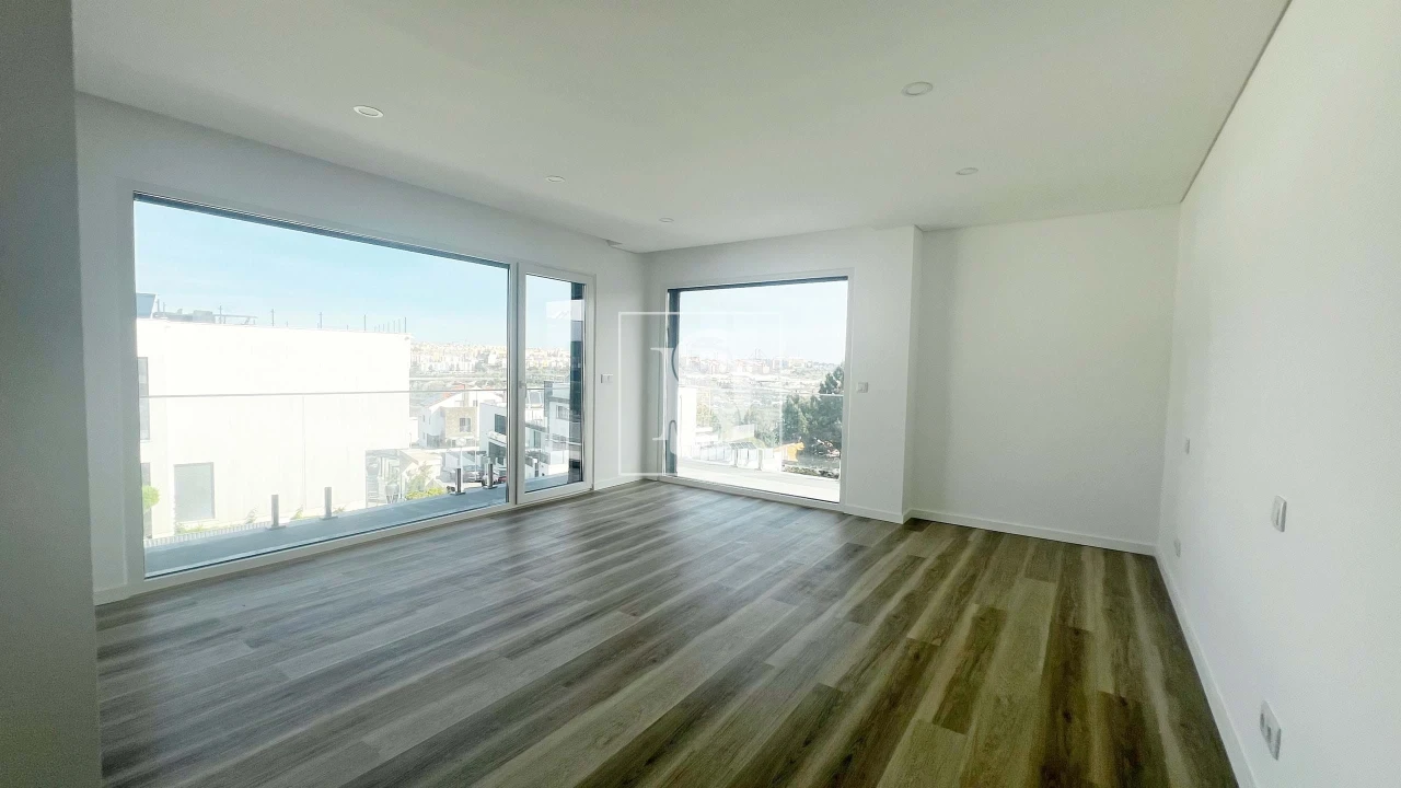 Moradia T4 para Venda em Charneca de Caparica e Sobreda Foto 21