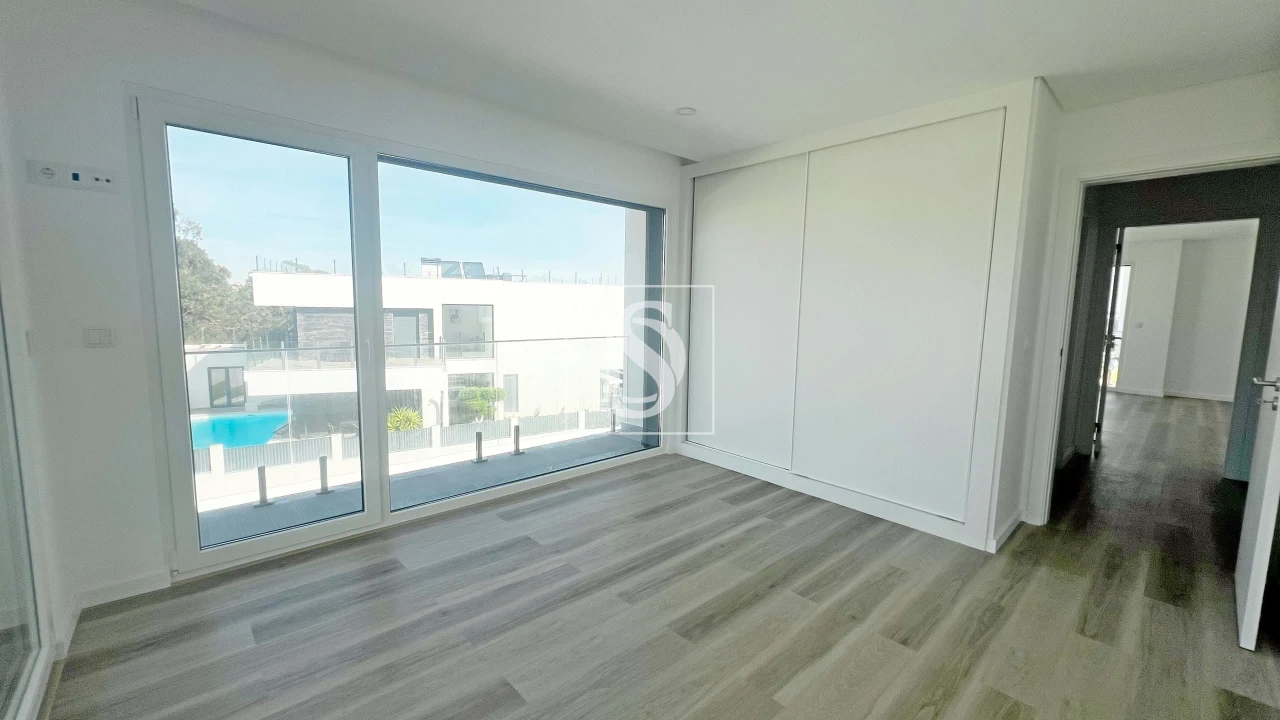 Moradia T4 para Venda em Charneca de Caparica e Sobreda Foto 11