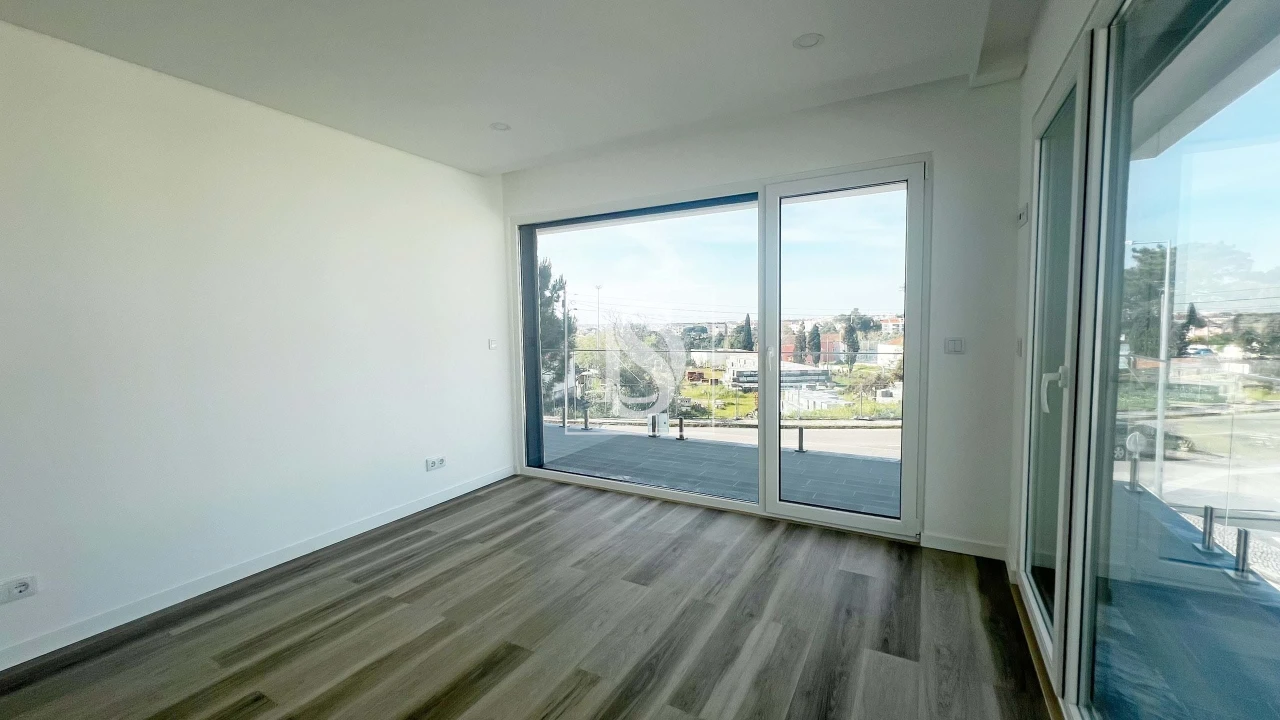 Moradia T4 para Venda em Charneca de Caparica e Sobreda Foto 13