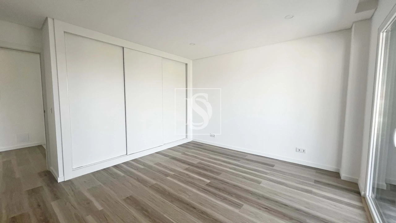 Moradia T4 para Venda em Charneca de Caparica e Sobreda Foto 18