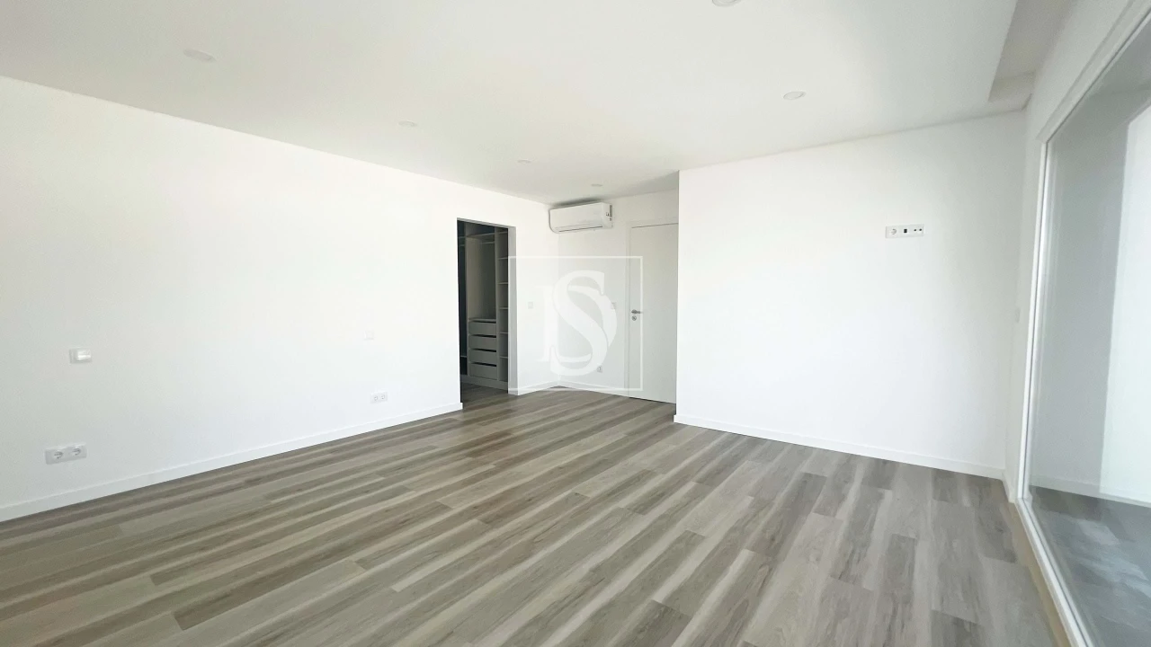 Moradia T4 para Venda em Charneca de Caparica e Sobreda Foto 28