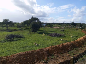 Terreno para Venda em Albufeira e Olhos de Água