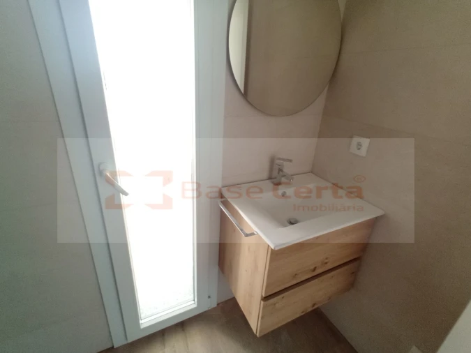 Quinta T4 para Venda em Corroios Foto 10