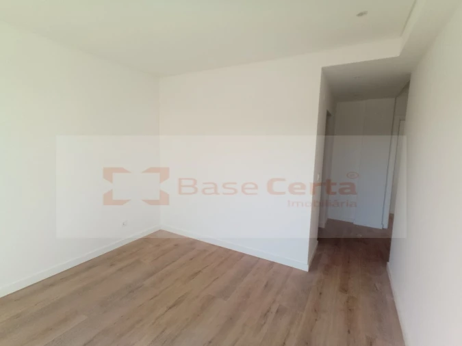 Quinta T4 para Venda em Corroios Foto 12