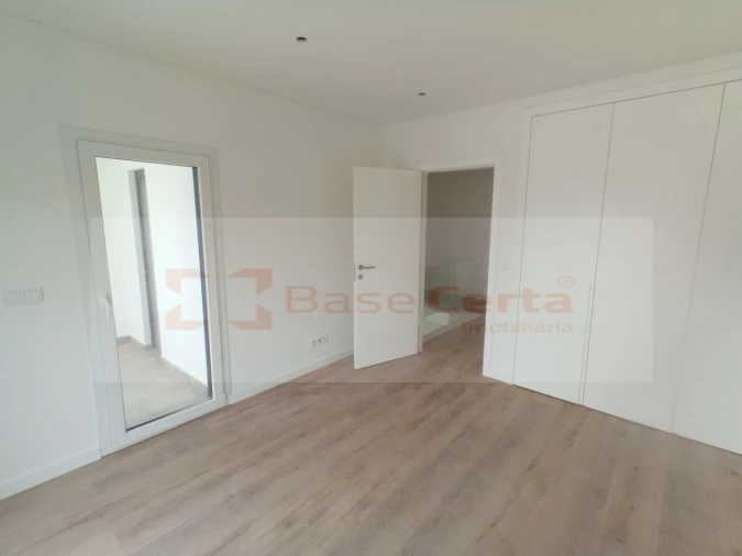 Quinta T4 para Venda em Corroios Foto 16