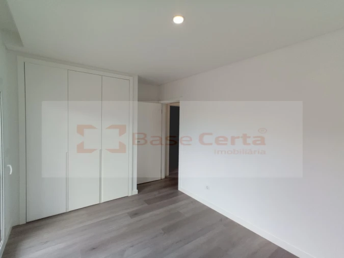 Quinta T4 para Venda em Corroios Foto 26