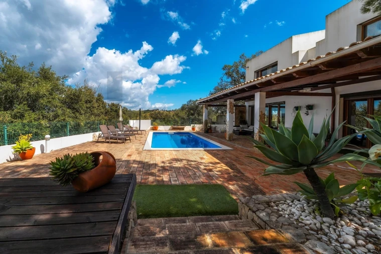 Moradia T4 para Venda em Cachopo Foto 9