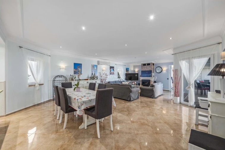 Moradia T4 para Venda em Albufeira e Olhos de Água Foto 5