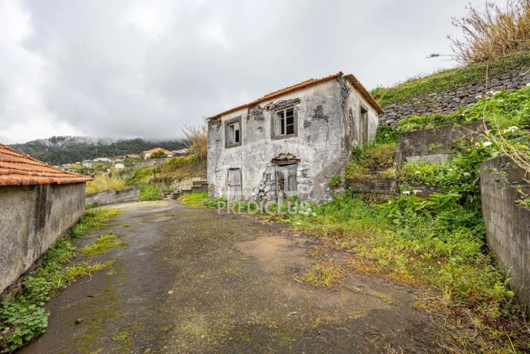Moradia T2 para Venda em Arco da Calheta Foto 3