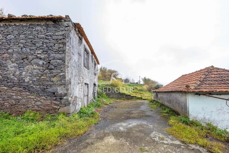 Moradia T2 para Venda em Arco da Calheta Foto 4