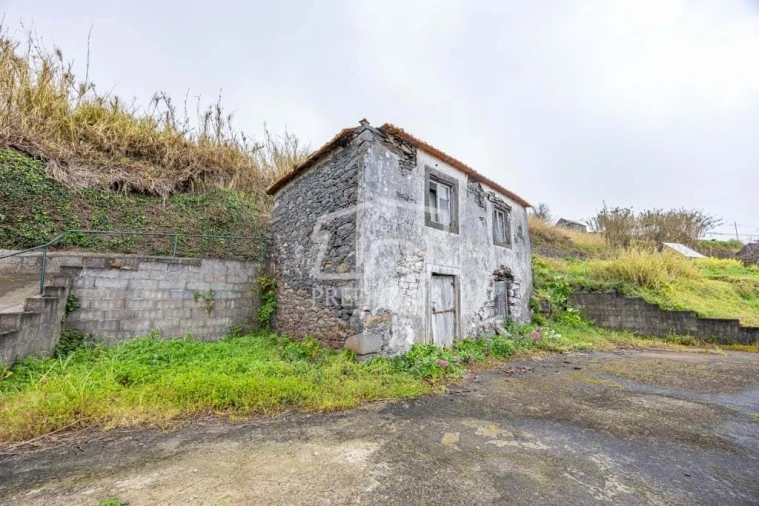 Moradia T2 para Venda em Arco da Calheta Foto 2