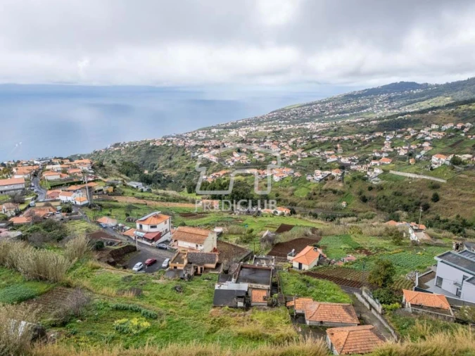 Moradia T2 para Venda em Arco da Calheta Foto 7