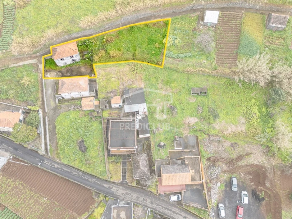 Moradia T2 para Venda em Arco da Calheta Foto 9
