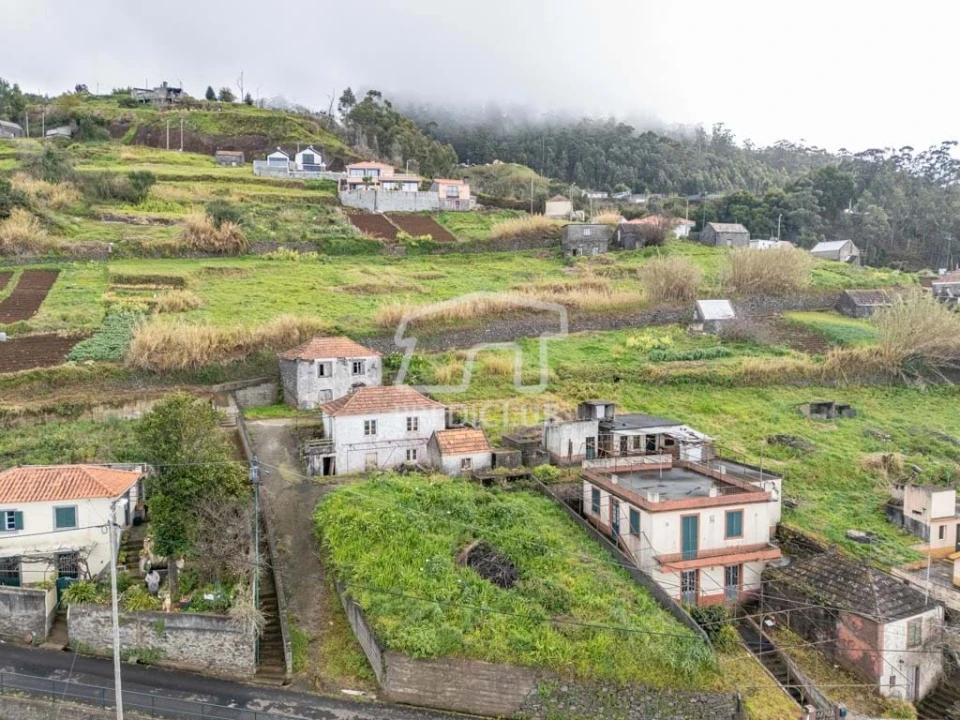 Moradia T2 para Venda em Arco da Calheta Foto 11