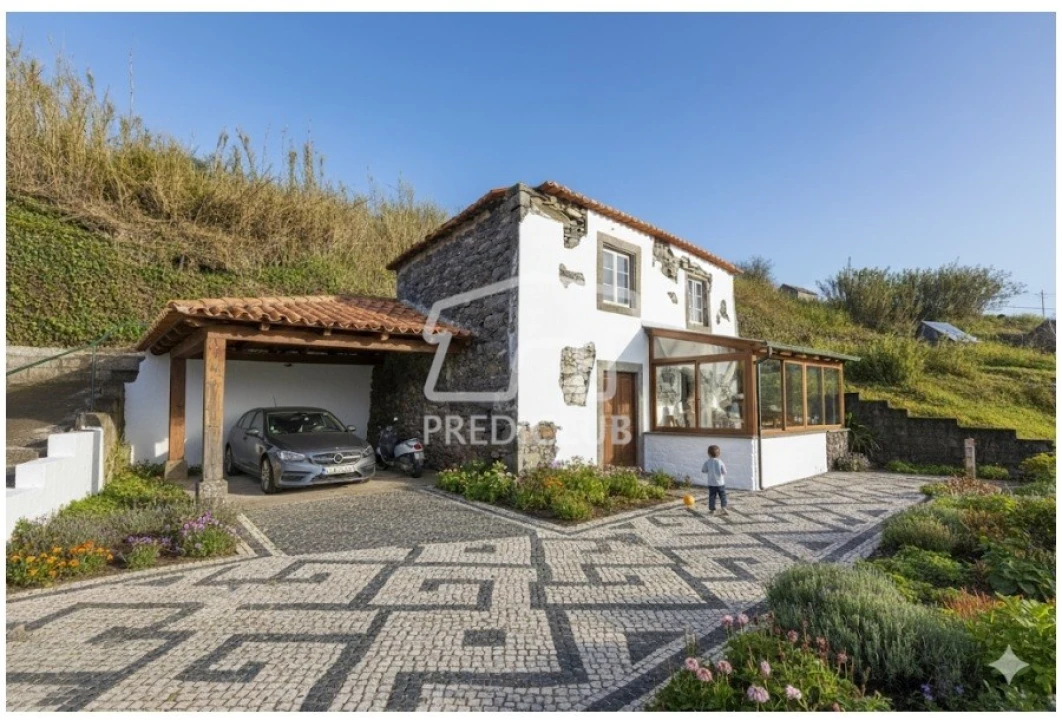 Moradia T2 para Venda em Arco da Calheta Foto 1