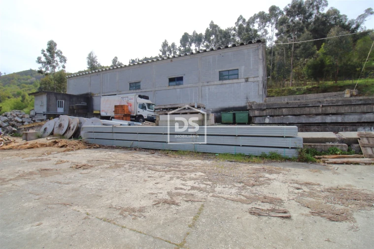 Armazém para Venda em Santiago de Piães Foto 5