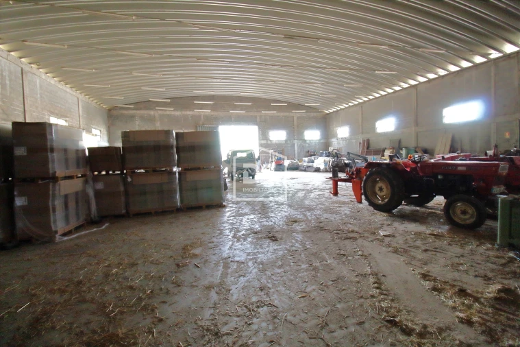 Armazém para Venda em Santiago de Piães Foto 9