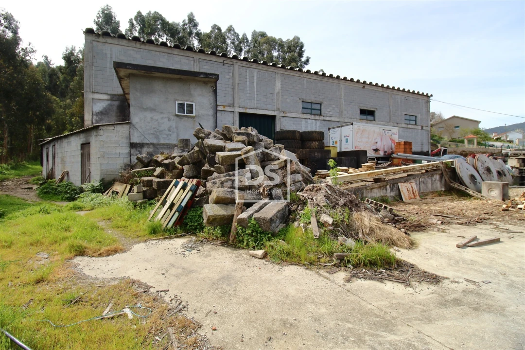 Armazém para Venda em Santiago de Piães Foto 3