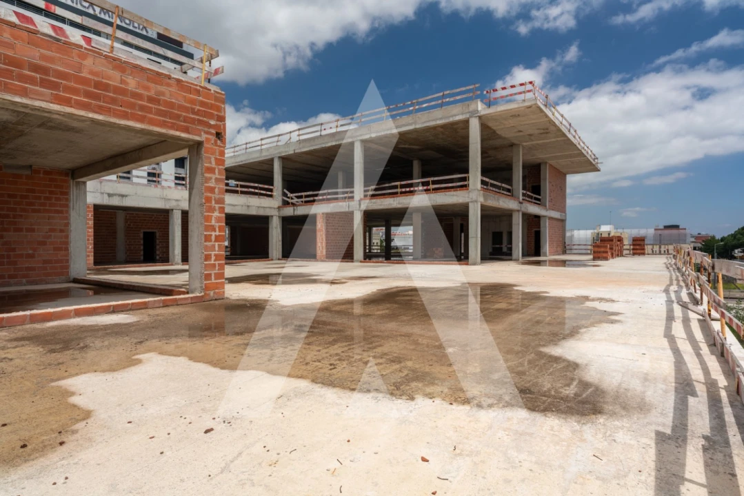 Armazém para Venda em Sacavém e Prior Velho Foto 4