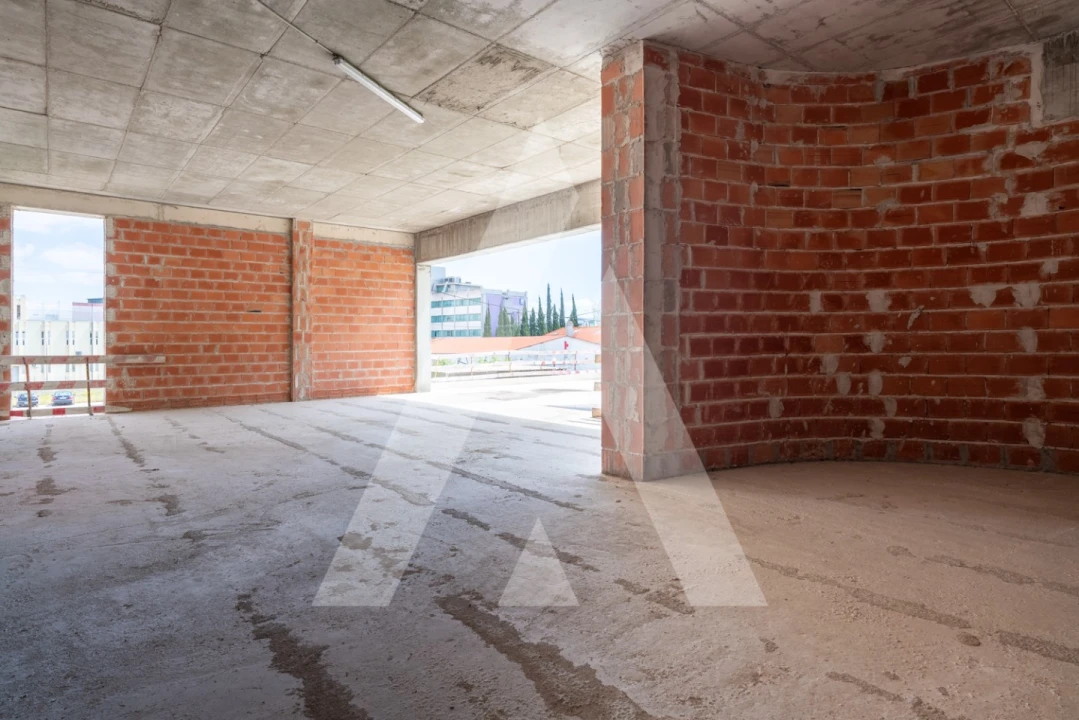 Armazém para Venda em Sacavém e Prior Velho Foto 16