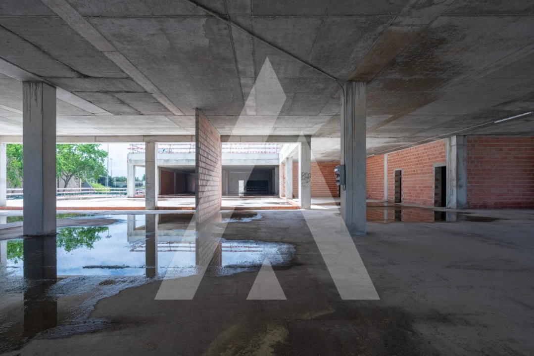 Armazém para Venda em Sacavém e Prior Velho Foto 23